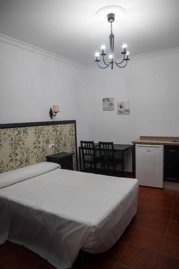 Apartamentos Turisticos Casa Cantillo Carmona  Eksteriør billede