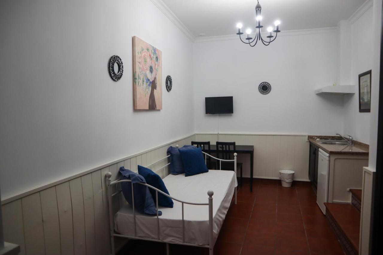 Apartamentos Turisticos Casa Cantillo Carmona  Eksteriør billede