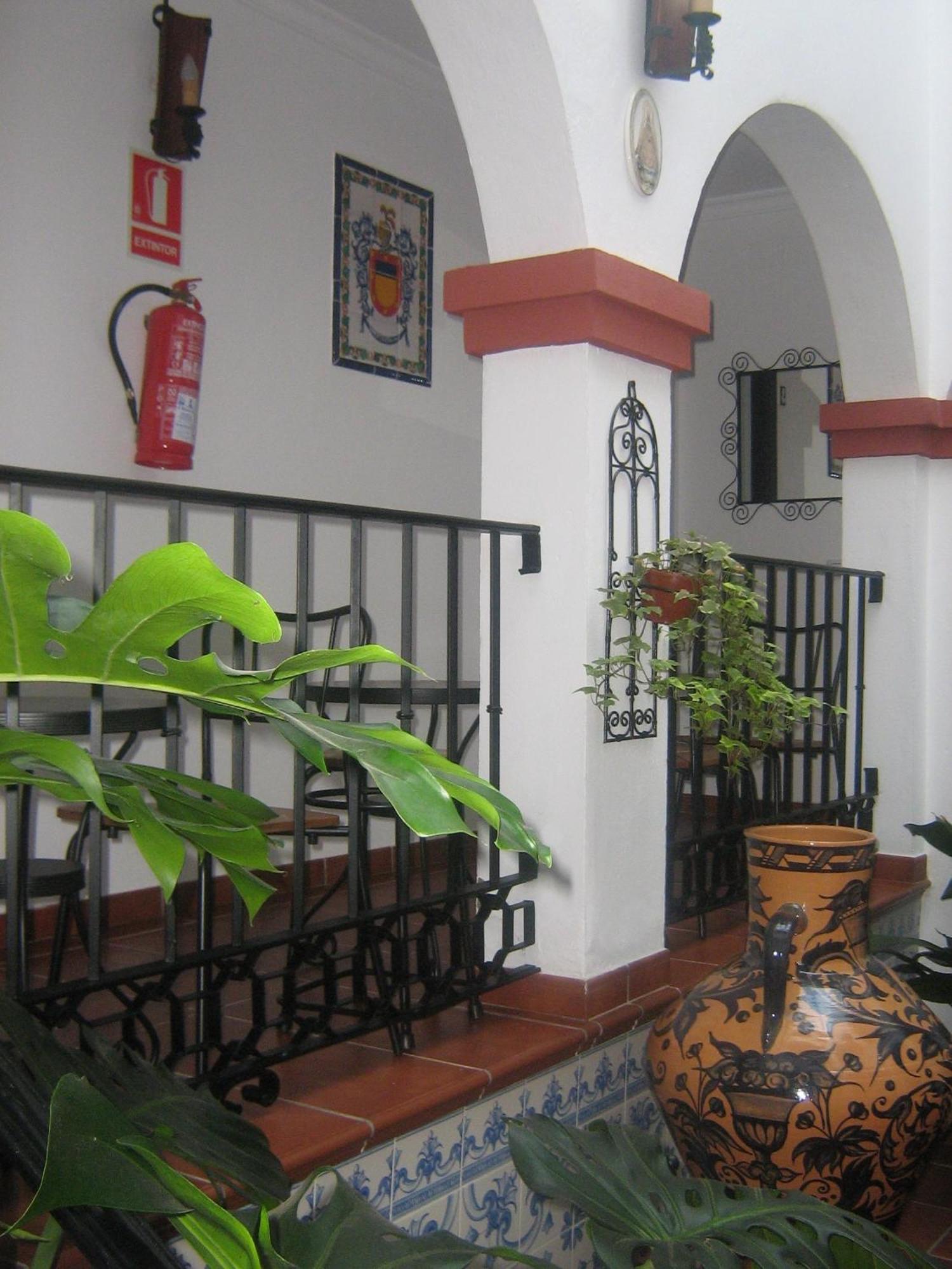 Apartamentos Turisticos Casa Cantillo Carmona  Eksteriør billede